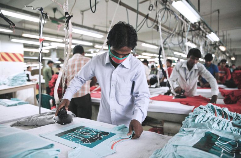 How to Choose the Right T-Shirt Factory for Your Fashion Brand